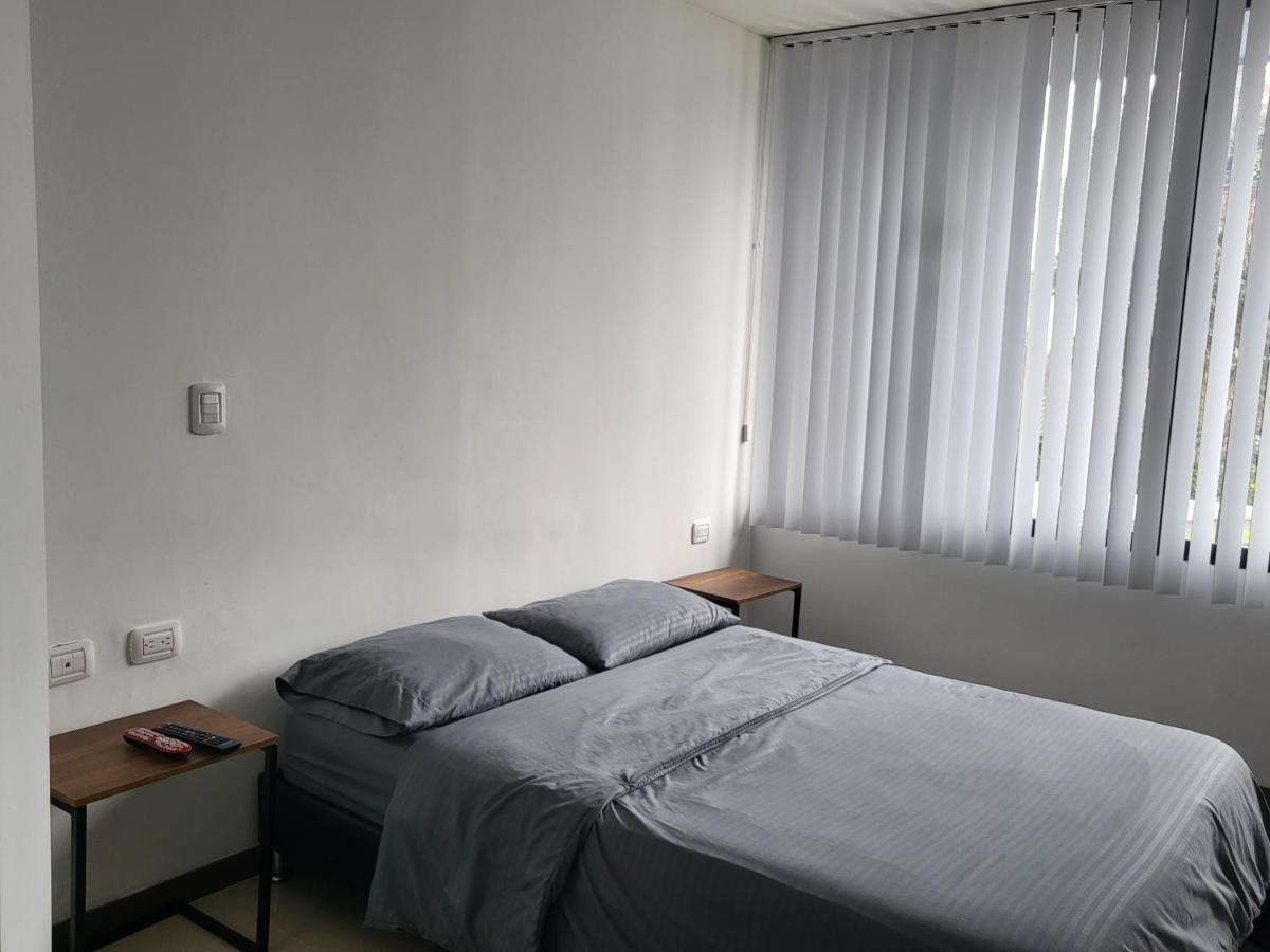 Casa Azul - Apartamentos Amoblados - Манисалес Экстерьер фото